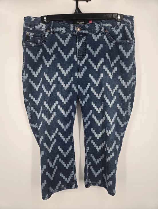 torrid Denim - Torrid Denim Medium Wash Chevron Print Cropped Jeans Size 16 (6761)
